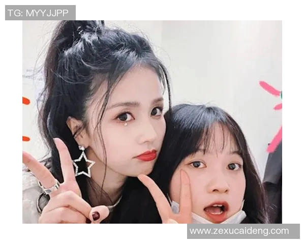 白鹿与足球明星亲密合影展现运动与自然的完美结合 白鹿与足球明星亲密合影展现运动与自然的完美结合