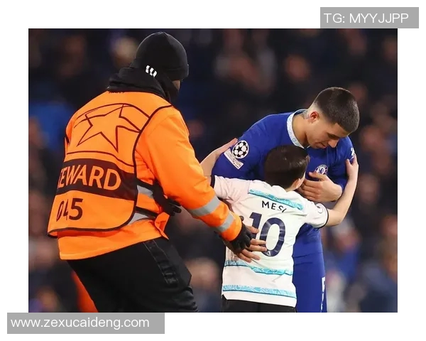 足球明星赠球衣的背后故事与球迷情感的深度连接